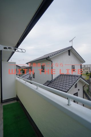 ランドベアー21II【キャッシュバック対象物件】のバルコニー|バルコニーからの眺めを楽しみながら食事をしませんか