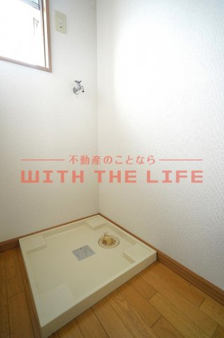 ランドベアー21II【キャッシュバック対象物件】の洗面所|明るい洗面所です