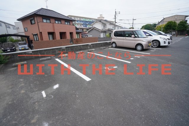 ランドベアー21II【キャッシュバック対象物件】の駐車場|駐車場があるので、車を買う予定の方も安心です