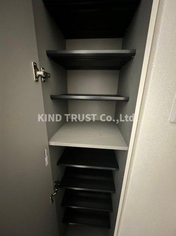 カランドリエの収納|こまごまとしたものを収納できそうですね