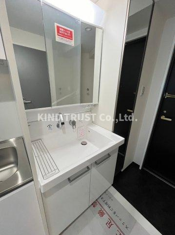 カランドリエの洗面所|脱衣スペースもあります