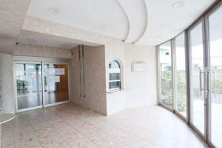 【エントランス】 | 安全に配慮されたオートロックマンションです♪室内ＴＶモニタ付インターホンで来訪者を確認できます