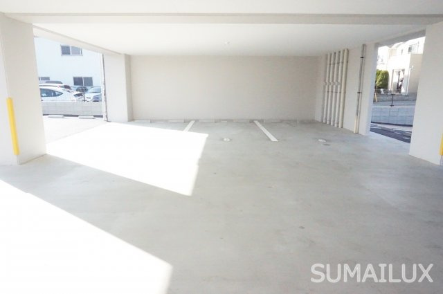 グランディア蓮台寺の駐車場