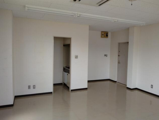 栗東市安養寺１丁目の事務所の内装|内装は落ち着いています