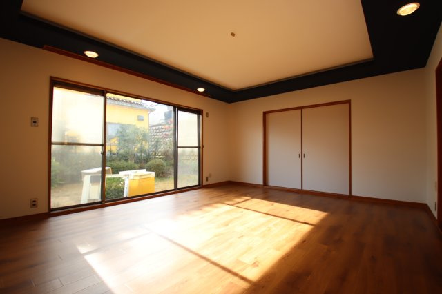 【洋室】 | 旭ヶ丘戸建て