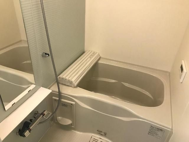 熊本市東区下南部１丁目のアパートの浴室