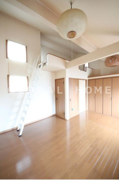 東大阪市小阪本町2丁目　中古戸建の洋室