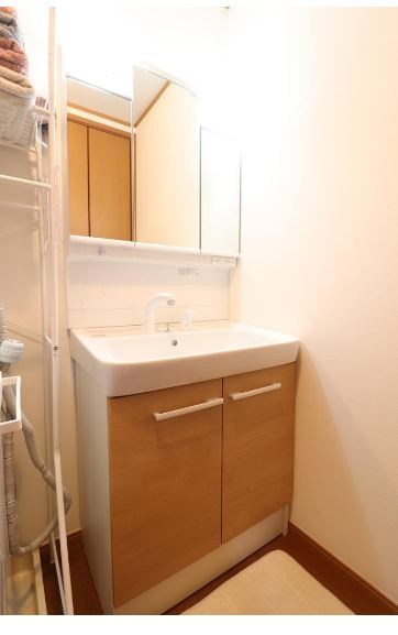 東大阪市小阪本町2丁目　中古戸建の独立洗面台