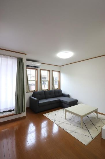 東大阪市小阪本町2丁目　中古戸建の居間・リビング