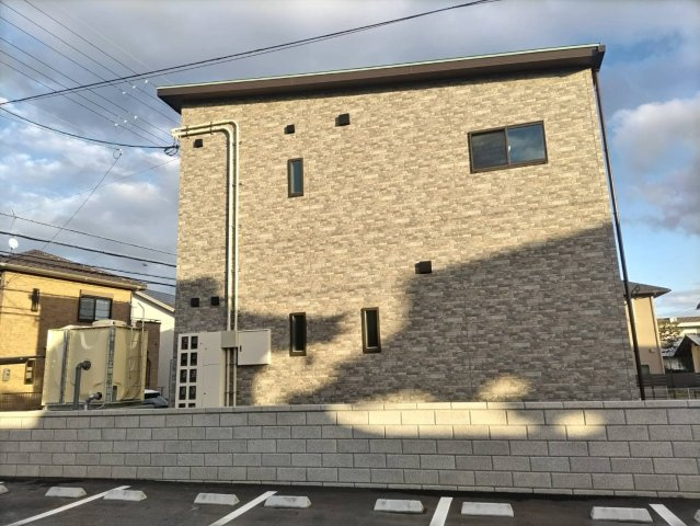 草津市川原２丁目の店舗一部の外観|外観もきれいです