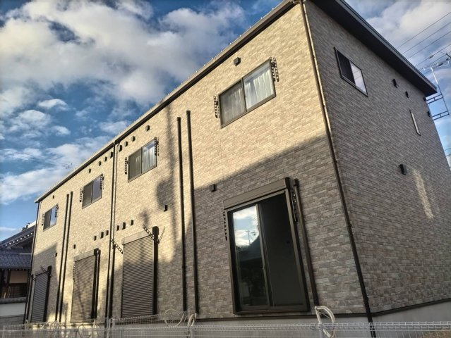 草津市川原２丁目の店舗一部の外観|きれいな外観です