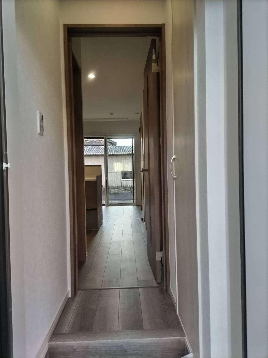 セルフィーユ川原の内装|ゆとりのあるエントランスです