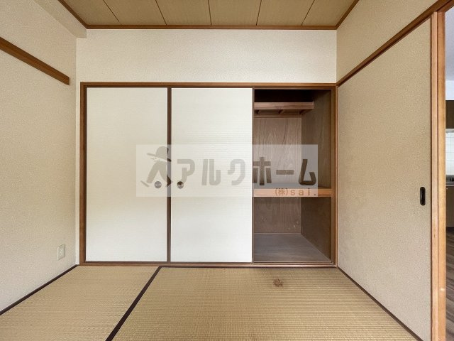 フローラルコートの収納