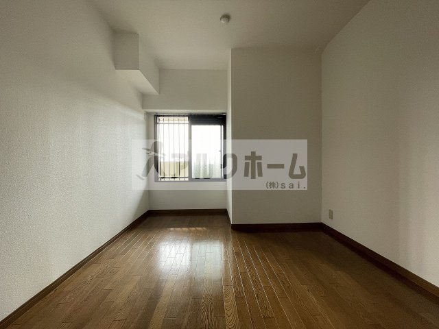 フローラルコートの洋室