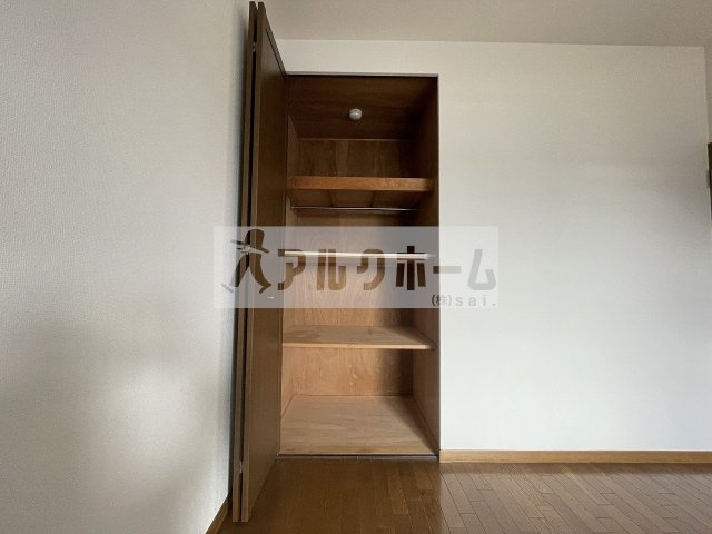 フローラルコートの収納