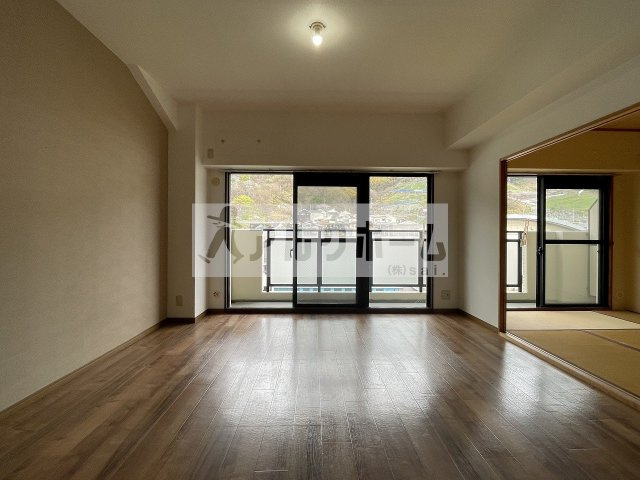 フローラルコートの居間・リビング