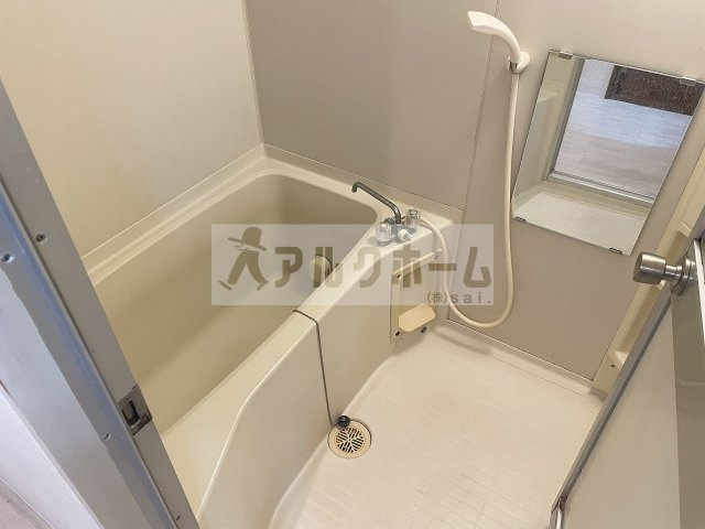 フローラルコートの浴室