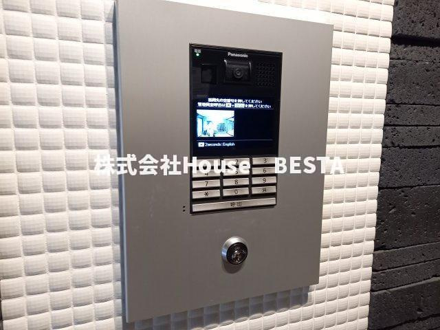 CREST TAPP 神戸湊町 NOIRのエントランス