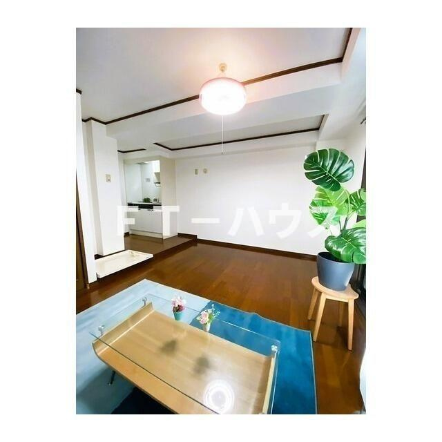 成瀬第一マンションの居間・リビング