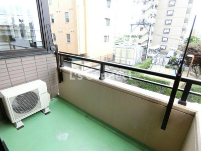 【バルコニー】 | サン・クリスティ泉 | ２階のお部屋で洗濯物もたくさん干せます。