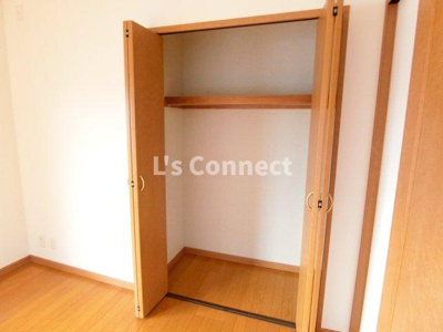 【設備】 | サン・クリスティ泉 | 各洋室にクローゼット付き。