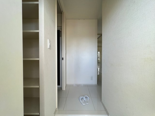 BRAVE北新町の玄関