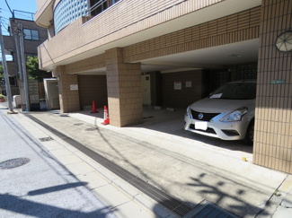 ★敷地内駐車場★（空き状況・使用料等詳細はご確認下さい）