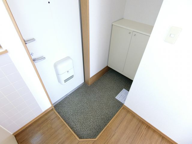 クレセール大和の玄関|同物件別部屋