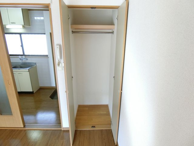 クレセール大和の収納|同物件別部屋