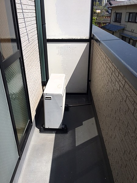 エーワン池浦のバルコニー|お洗濯にも便利なバルコニー付き