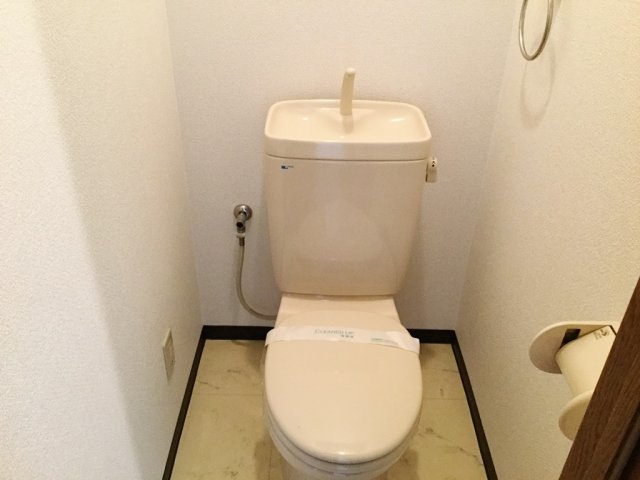 エーワン池浦のトイレ|コンパクトで使いやすいトイレです