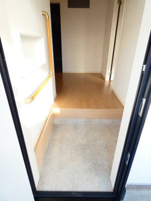 【玄関】 | ベルゾーネ