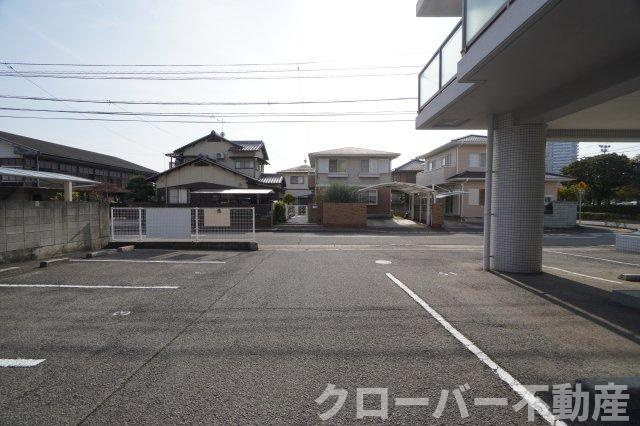 スカイハイの駐車場