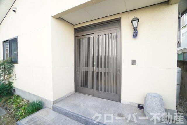 福江町戸建てのエントランス
