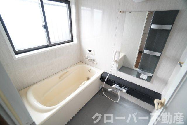 福江町戸建ての浴室