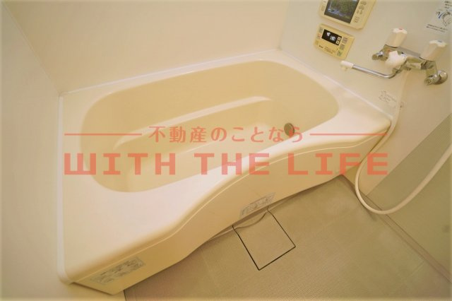 アヴリル【キャッシュバック対象】の浴室|落ち着いた空間のお風呂です