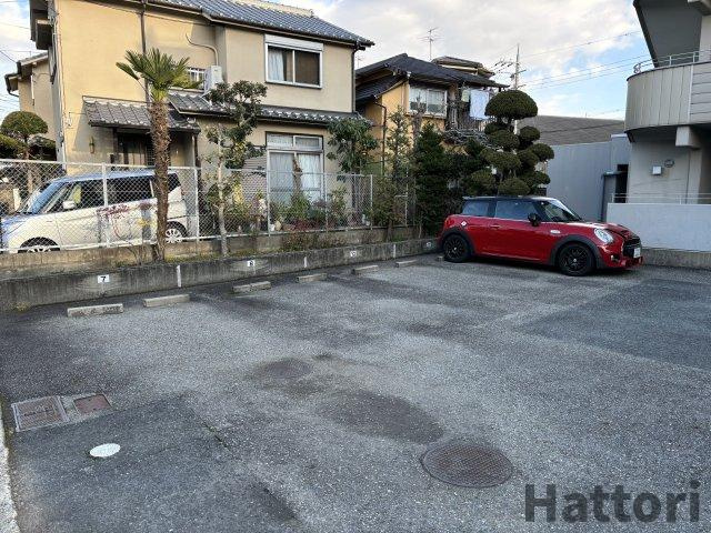 ベルコート鴻池の駐車場