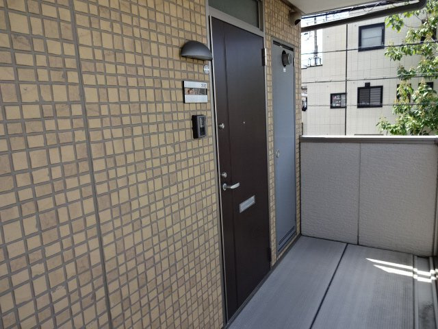 サンショワーⅡの玄関