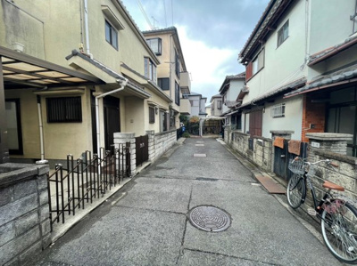 【前面道路含む現地写真】 | 八木北小・平成4年建築・駐車場1台付・岸和田市箕土路町2丁目 | 前面道路含む現地写真です