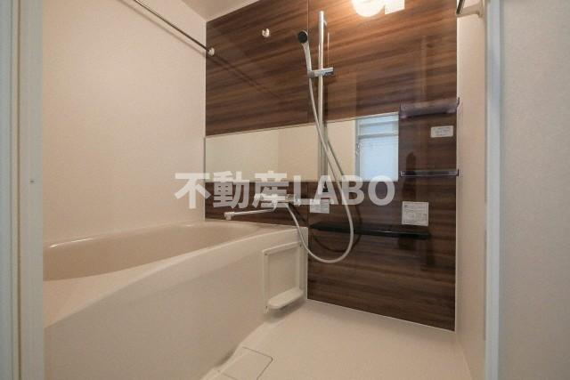 プレサンスNEO九条ディアシスの浴室