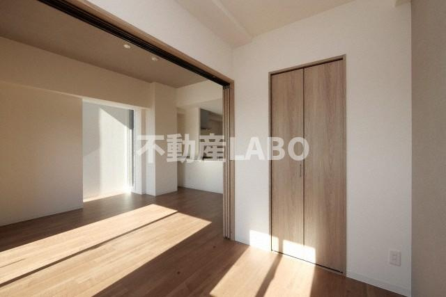 プレサンスNEO九条ディアシスの洋室