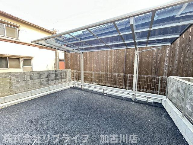 元町ハウスの駐車場