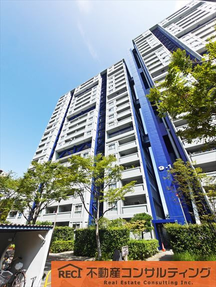 芦屋浜第一住宅第9－1号棟の外観