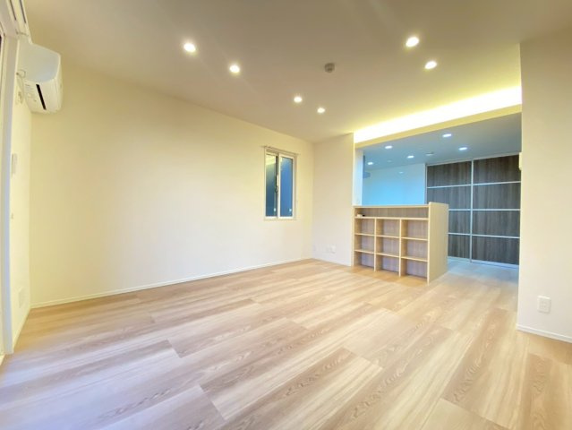 SPECIALE沢良宜西の居間・リビング