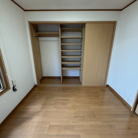 室蘭市水元町19-6戸建の洋室