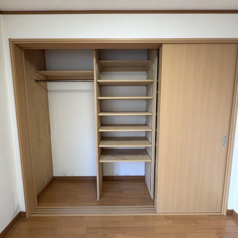 室蘭市水元町19-6戸建の収納