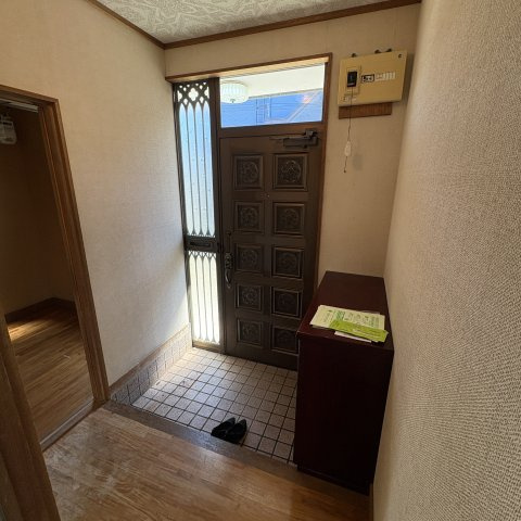 室蘭市水元町19-6戸建の玄関