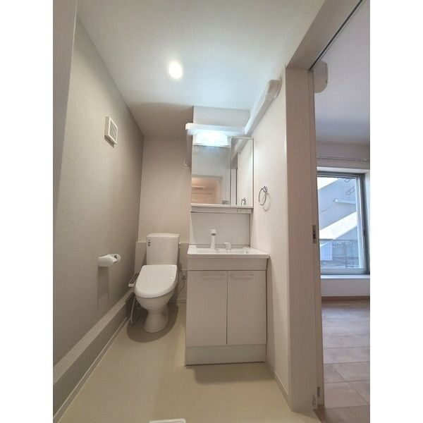 Ａｍｂｉｔｉｏｎ検見川の独立洗面台