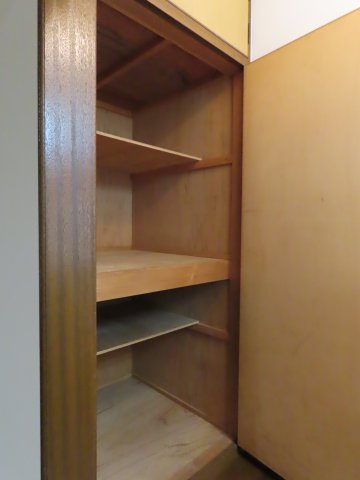 尾浜町2丁目貸家の収納