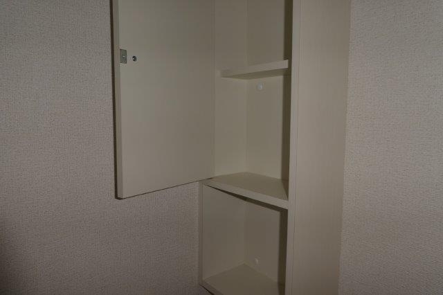 ヴィラ・マウントワン上東Bのトイレ|棚